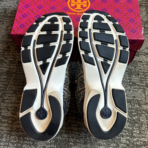 🤩Tory Burch Women's T Monogram Good Luck Trainer Sneakers size #8 like new - Picture 7 of 16